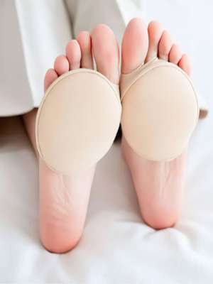 FEETLY SOHLEN